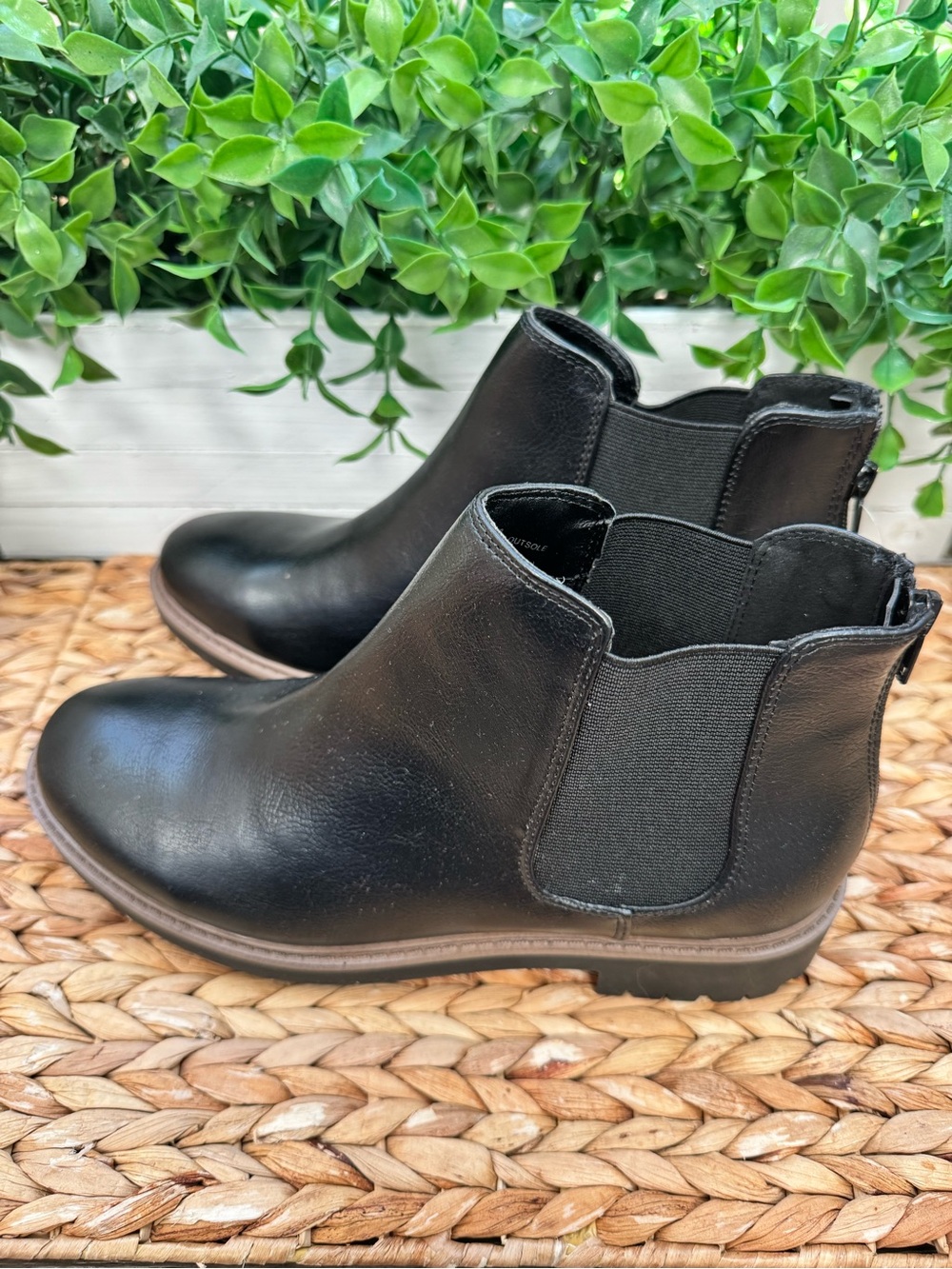 Esprit Black Leather Chelsea Ankle Boots with Side Elastic